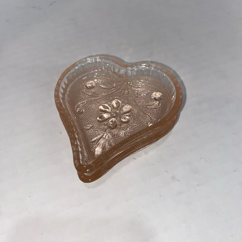 Vintage Indiana Glass Pink Tiara Sandwich Heart Floral Pattern Trinket Dish (2)